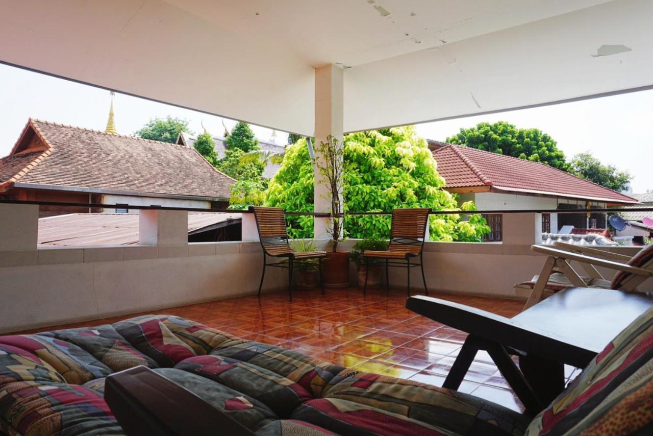 Manee Guesthouse And Record บ้านมานี Chiang Mai Exterior photo
