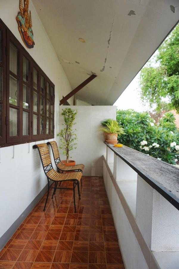 Manee Guesthouse And Record บ้านมานี Chiang Mai Exterior photo