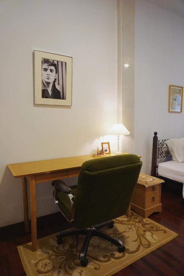 Manee Guesthouse And Record บ้านมานี Chiang Mai Exterior photo